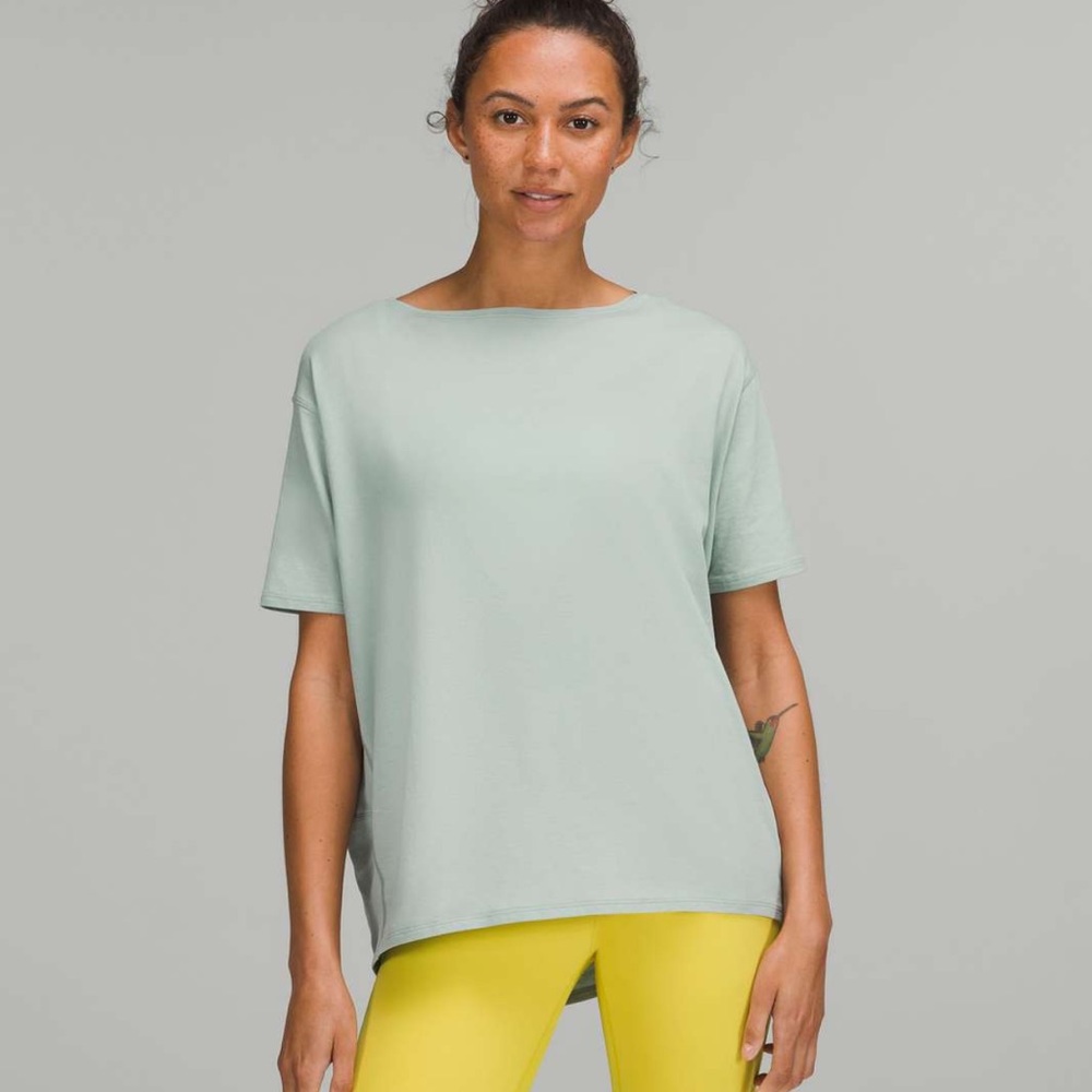 Lululemon Back In Action Short Sleeve T Shirt, 16, Silver Blue